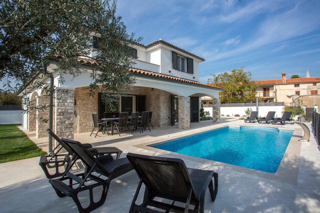 Kata Villa